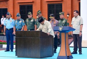 presiden-republik-indonesia-prabowo-subianto-meresmikan-renovasi-museum-dan-perpustakaan-sekolah-staf-dan-komando-angkatan-dar-1779705323828