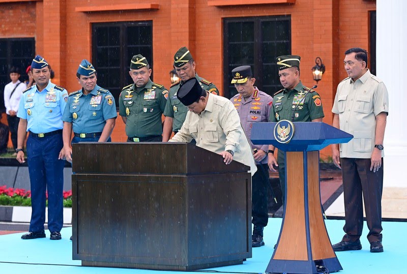 presiden-republik-indonesia-prabowo-subianto-meresmikan-renovasi-museum-dan-perpustakaan-sekolah-staf-dan-komando-angkatan-dar-1779705323828